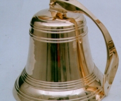 Brass bell No EI 318.